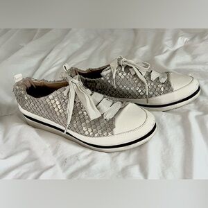Ron White Elegant Women's Sneakers in White and silver